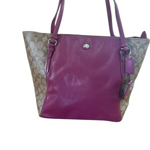 Coach Signature F30301 Two-Tone Tote Bag